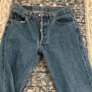 VINTAGE timeless classic Levi’s, beautiful straight leg cut button fly